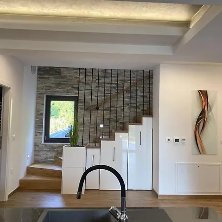 בית נופש Holiday Home Villa Harmony Tinjan